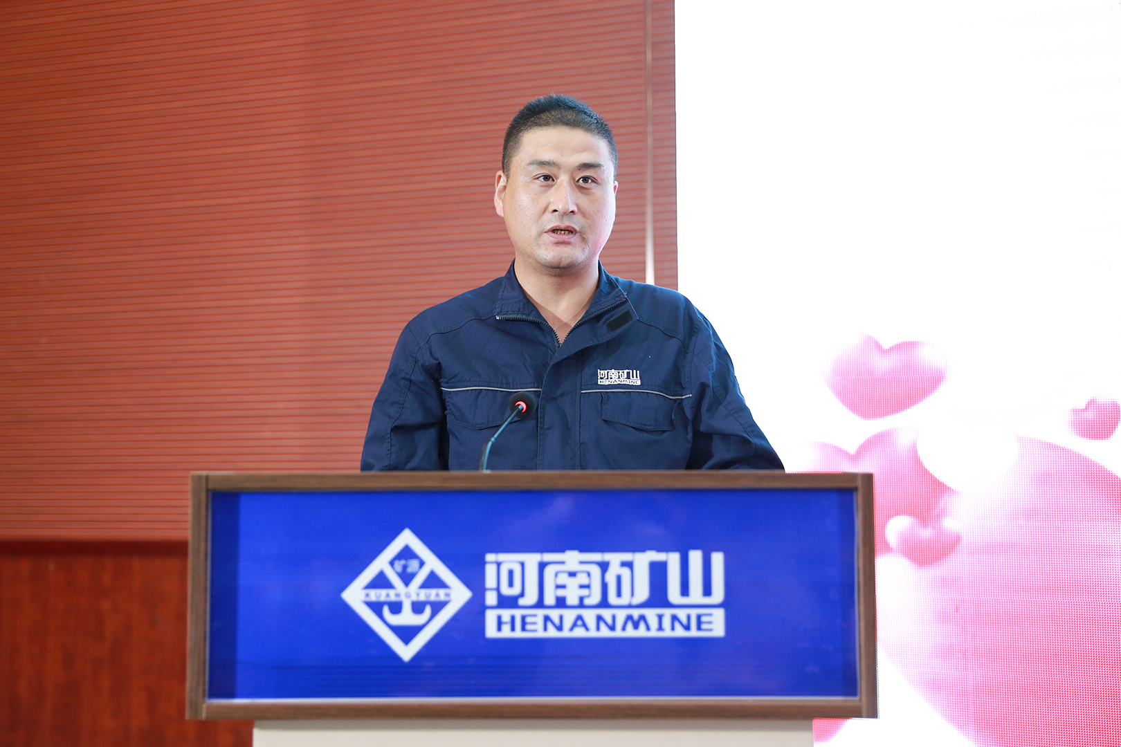 河南省礦山起重機(jī)有限公司 河南省礦山起重機(jī)有限公司